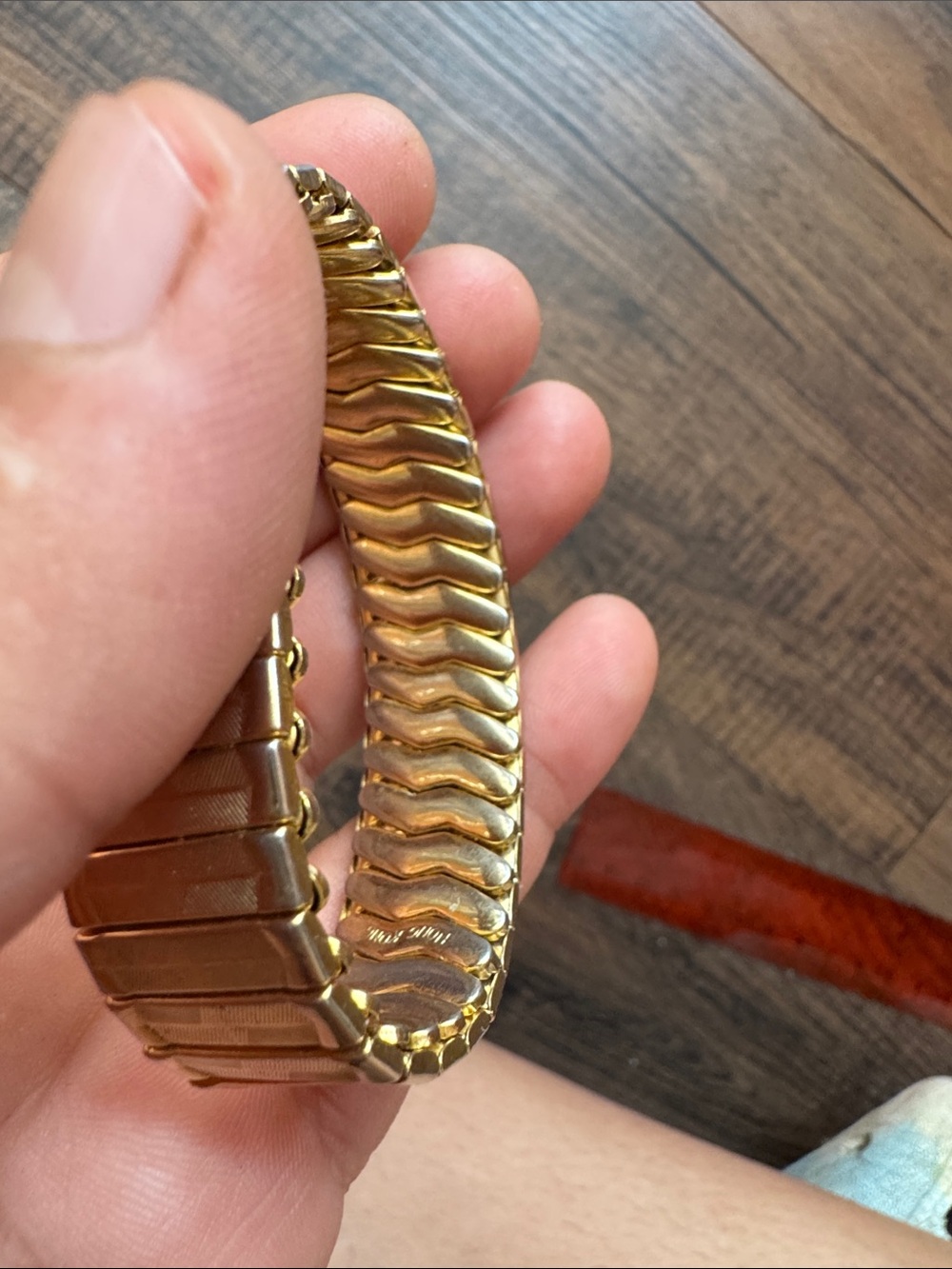 Vintage Gold-Tone Stretch Link Bracelet for Women - Classic Elastic Band - Picture 5 of 6